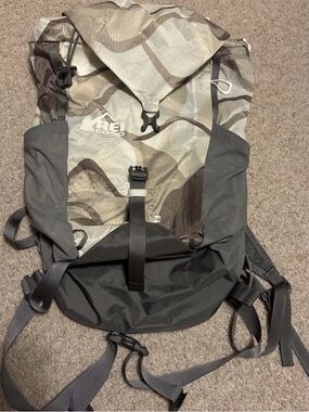 REI Co-Op flash 22 daypack hiking  camping backpacking